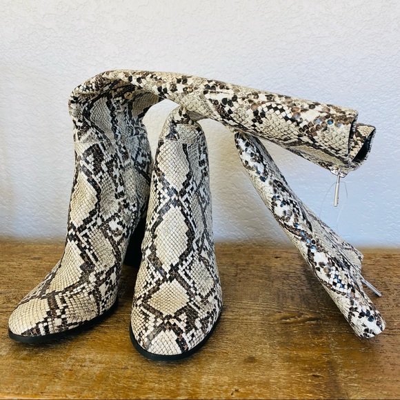 New KENNETH COLE Justin Snake Print Tall Boots - Picture 5 of 11